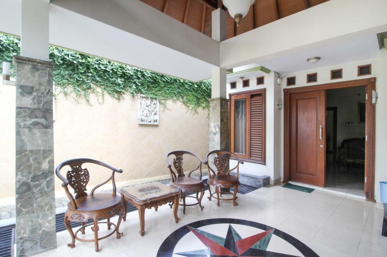 Reddoorz @ Tegal Panggung Guest house 3*