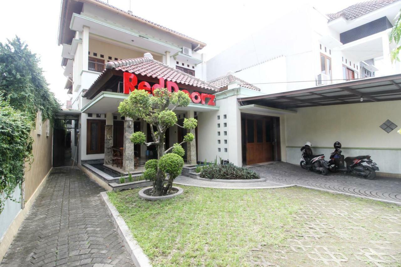 Reddoorz @ Tegal Panggung Guest house 3*