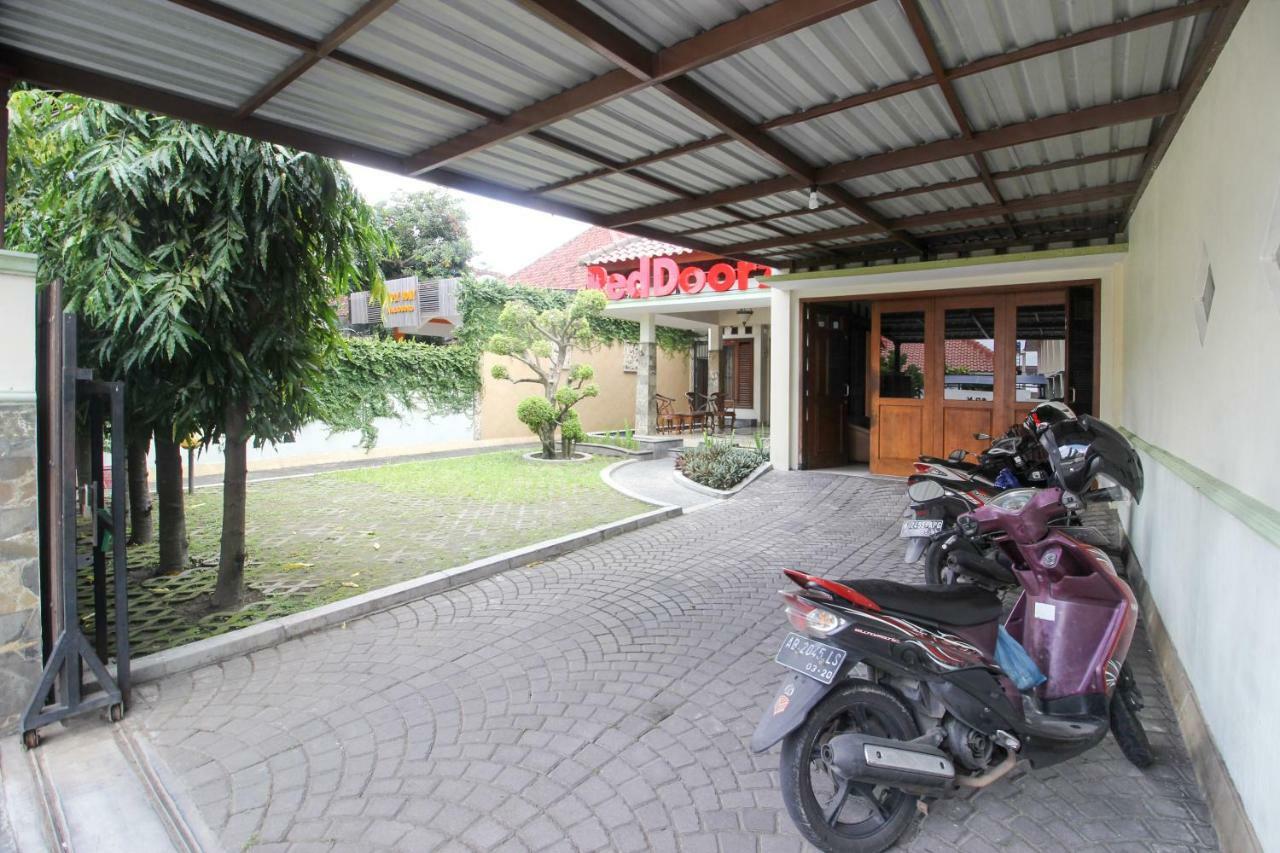 Reddoorz @ Tegal Panggung Guest house